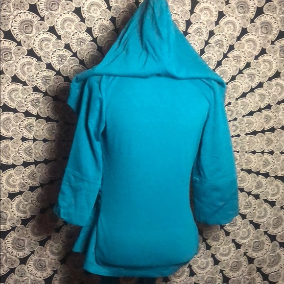 🆕 Jade Jacket with Hood - Picture 7 of 17